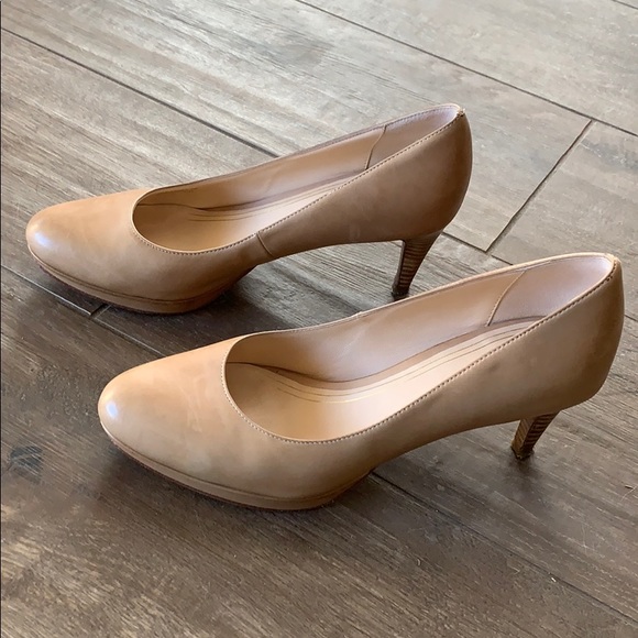 cole haan chelsea low pump